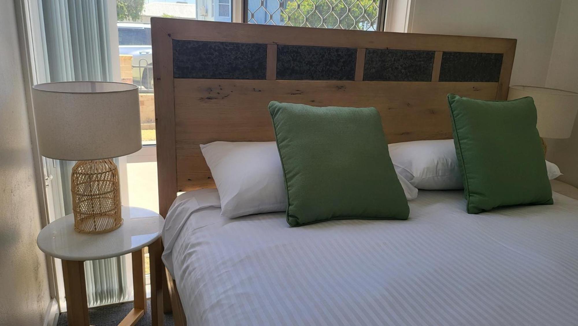 Husky 19 Beautifully Appointed Apartments - Great Location - In The Heart Of Husky Huskisson Eksteriør bilde